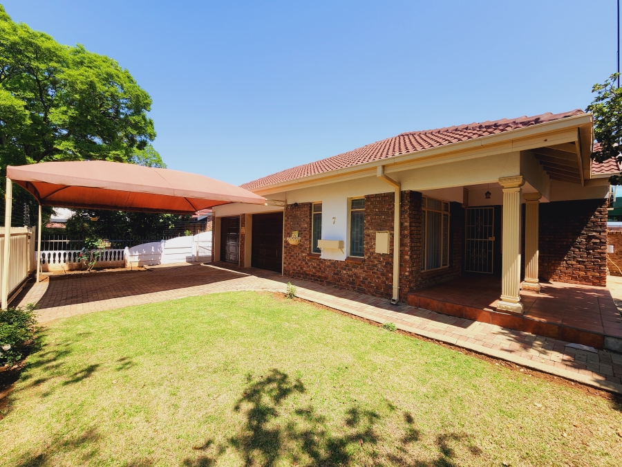 3 Bedroom Property for Sale in Kannoniers Park North West